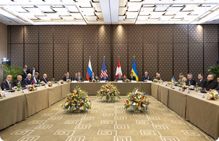 Новый раунд переговоров по Украине, расширение льготы по ЖКХ и траты на Масленицу. Что нового к утру 25 февраля